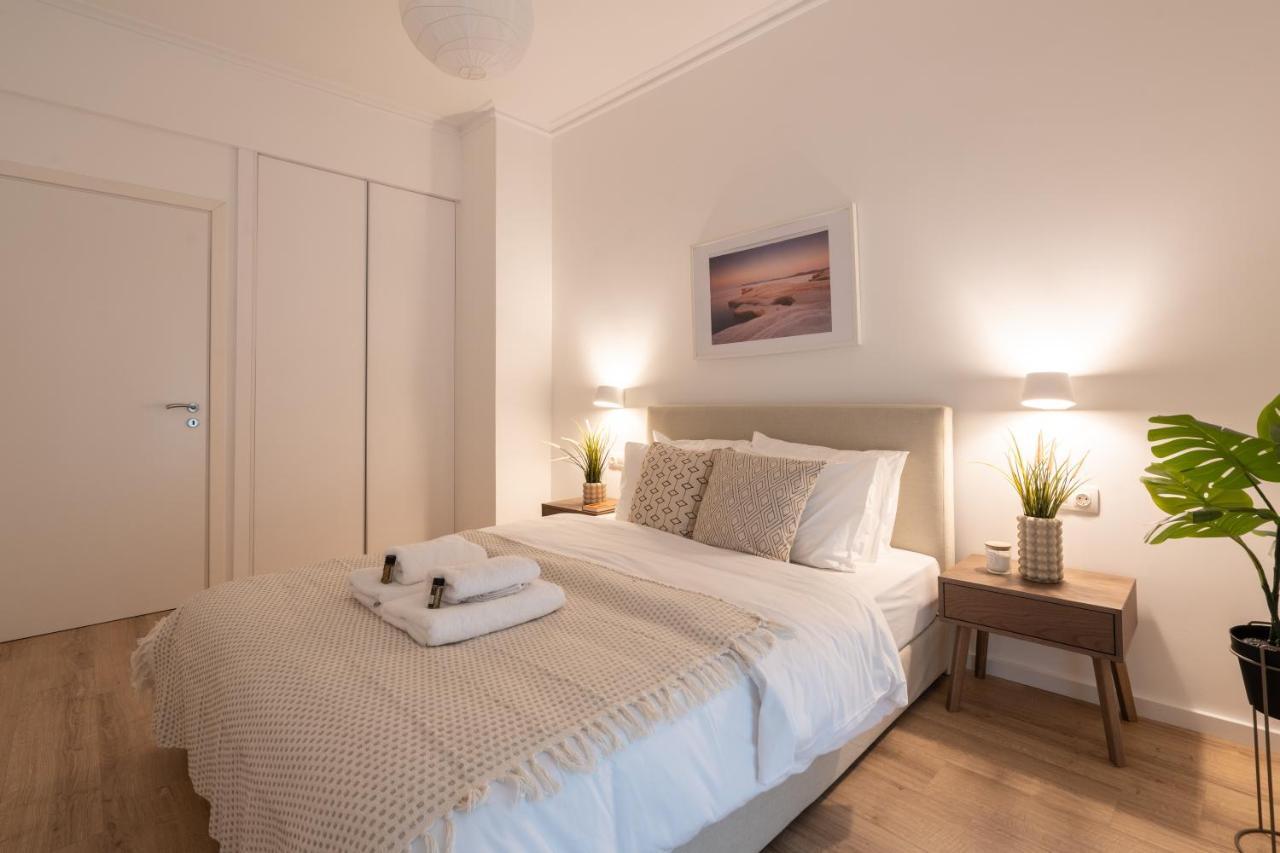 Unique 2 Bedrooms Apartment, Steps To Plaka And City Center Афины Экстерьер фото
