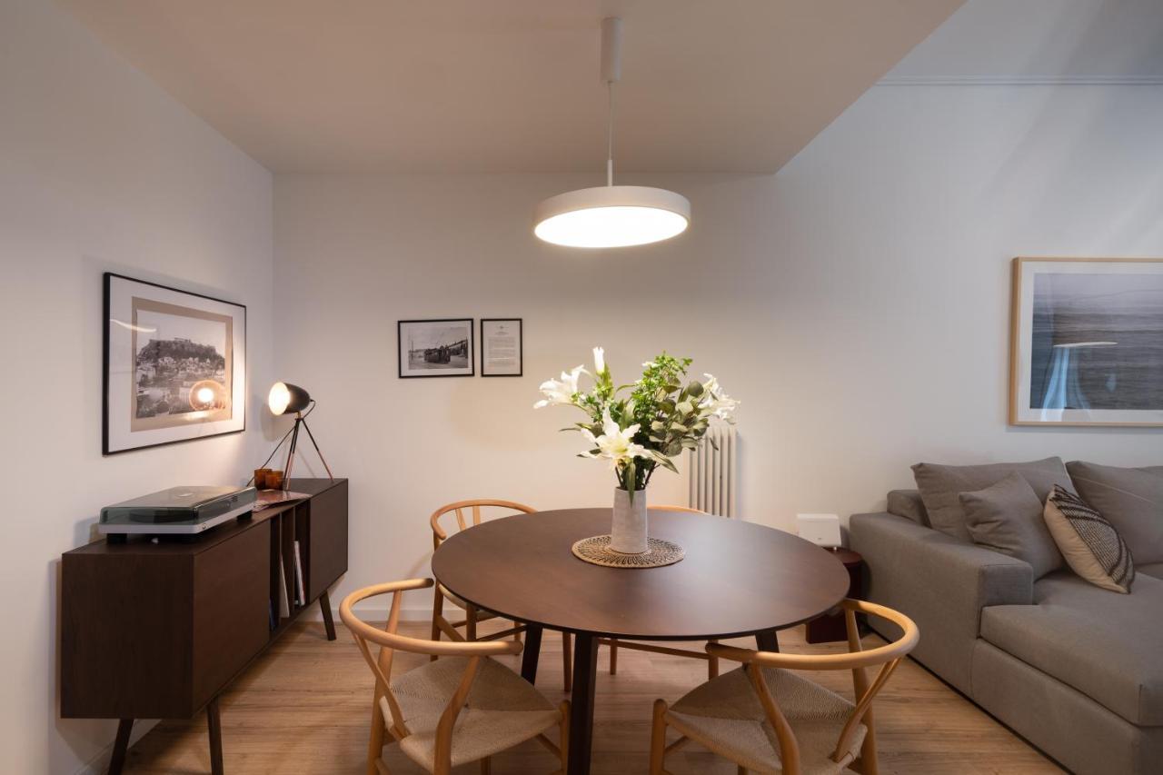 Unique 2 Bedrooms Apartment, Steps To Plaka And City Center Афины Экстерьер фото